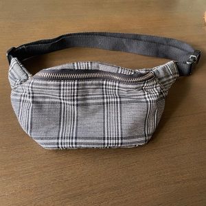 Black/White Fanny Pack